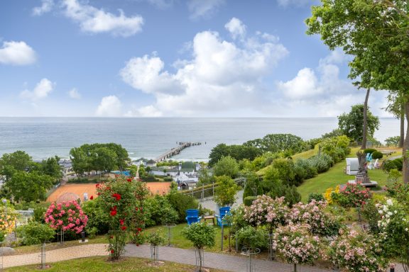 Göhren Rügen Blick auf die Ostsee mit Seebrücke